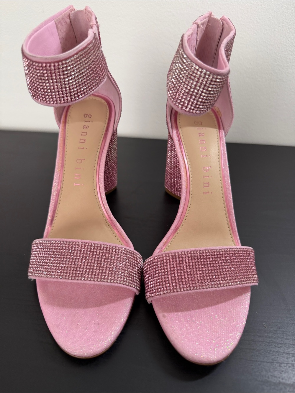 Gianni Bini Sparkling Pink Block Heel Sandals. Size 8